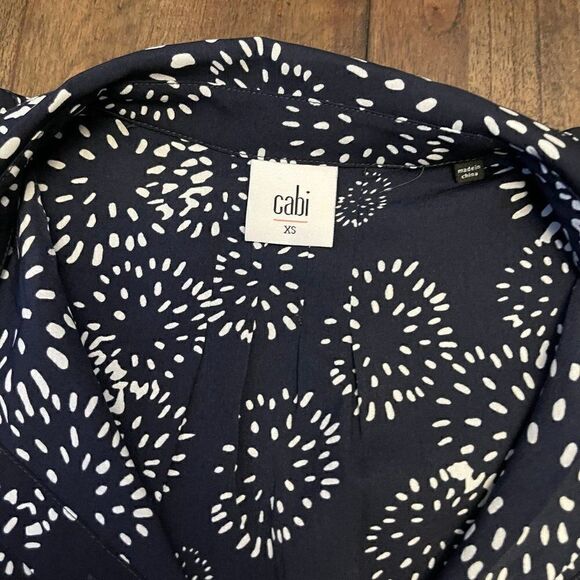 Cabi Sleeveless Button Down Top - Picture 4 of 7